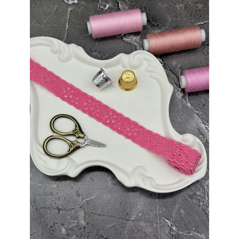 Шитье на батисте М399