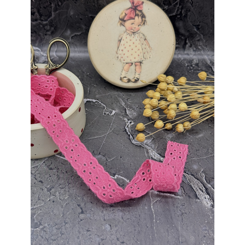 Шитье на батисте М399