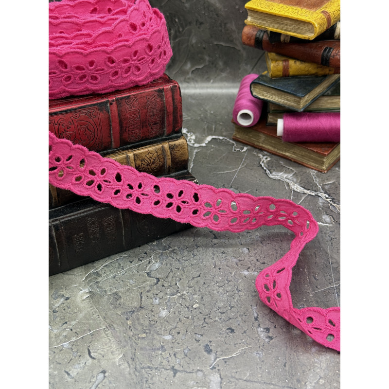 Шитье на батисте М403М