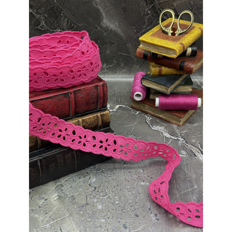 Шитье на батисте М403М