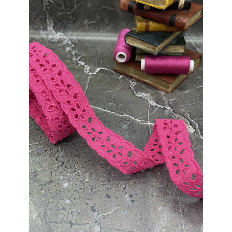 Шитье на батисте М403М