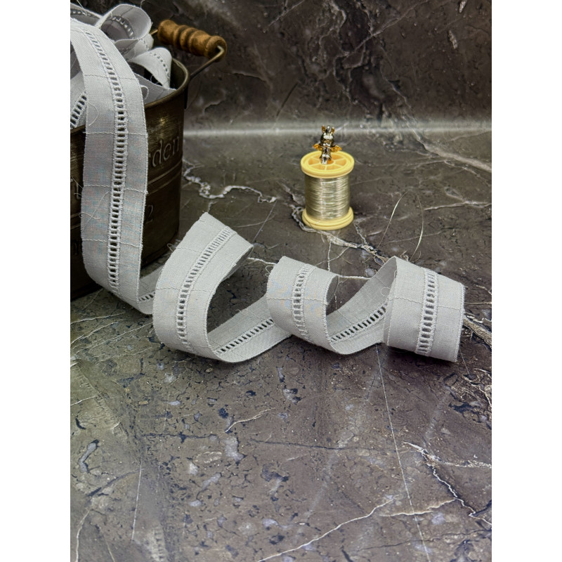 Шитье на батисте М397