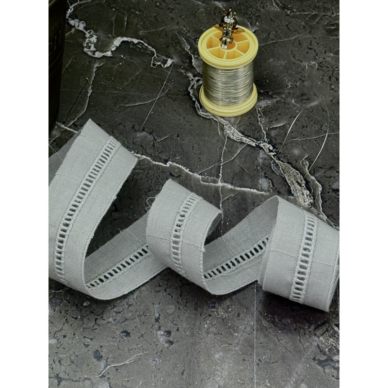 Шитье на батисте М397