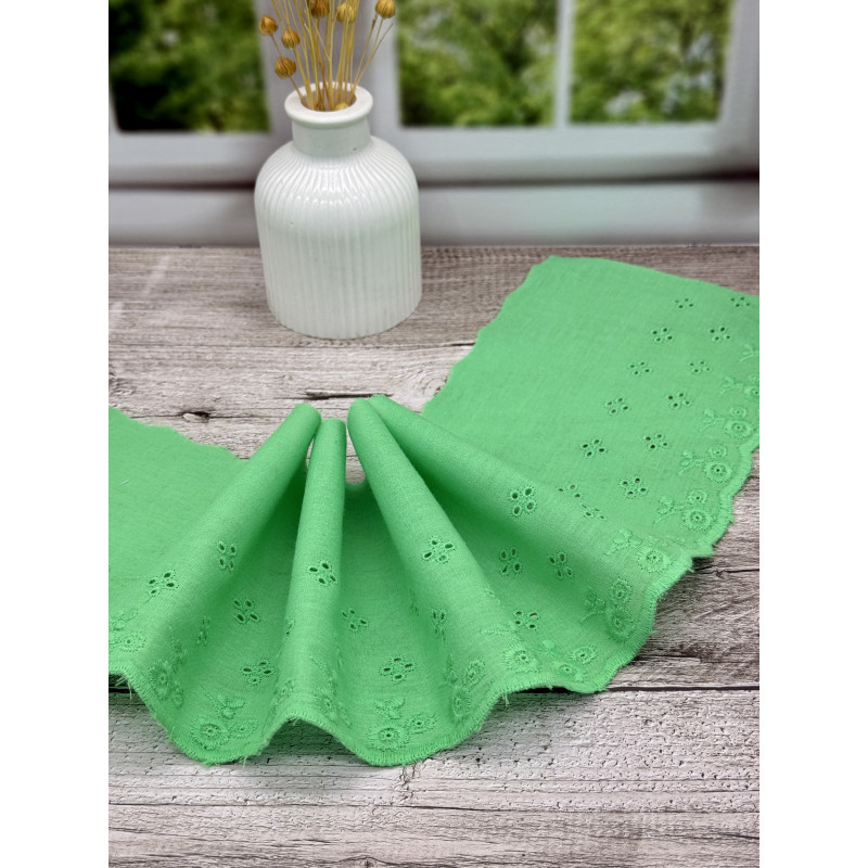 Шитье на батисте М410