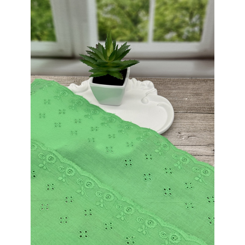 Шитье на батисте М410