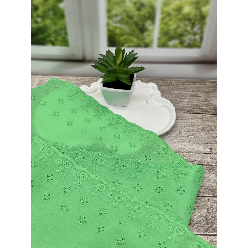 Шитье на батисте М410