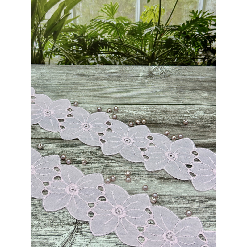 Шитье на батисте М424