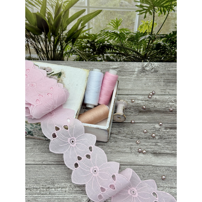 Шитье на батисте М424