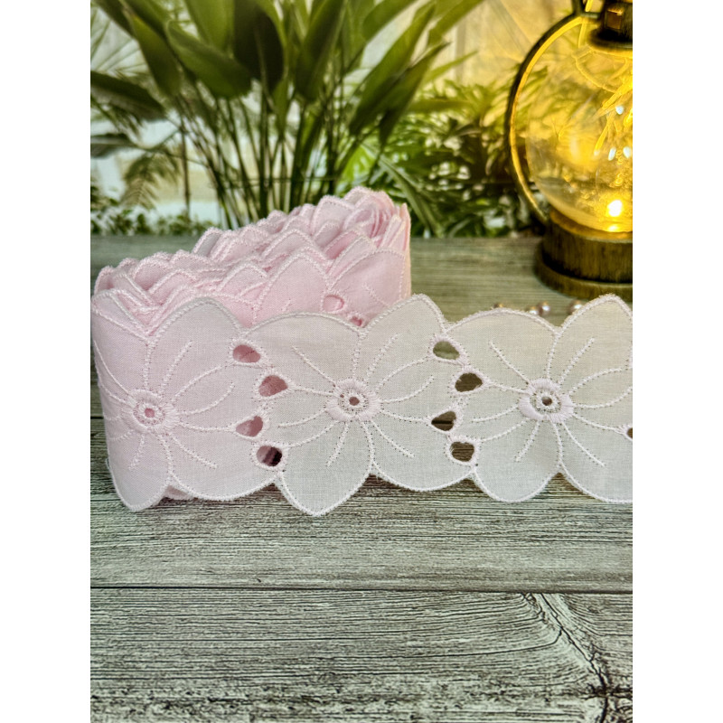 Шитье на батисте М424