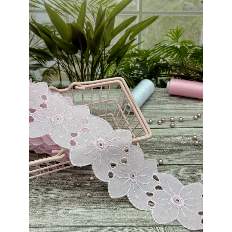 Шитье на батисте М424