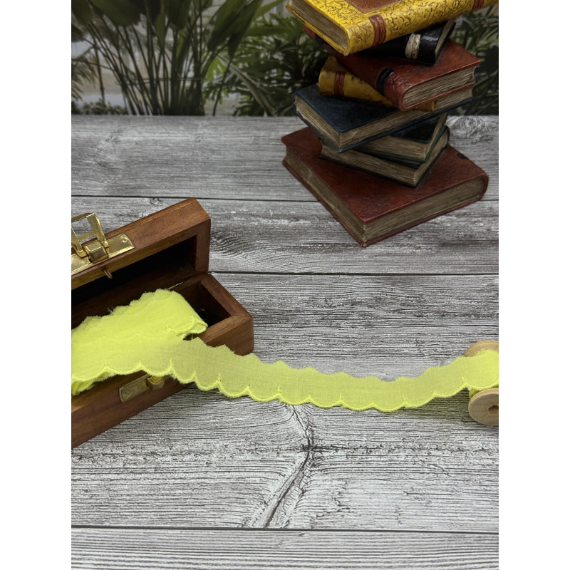 Шитье на батисте М414