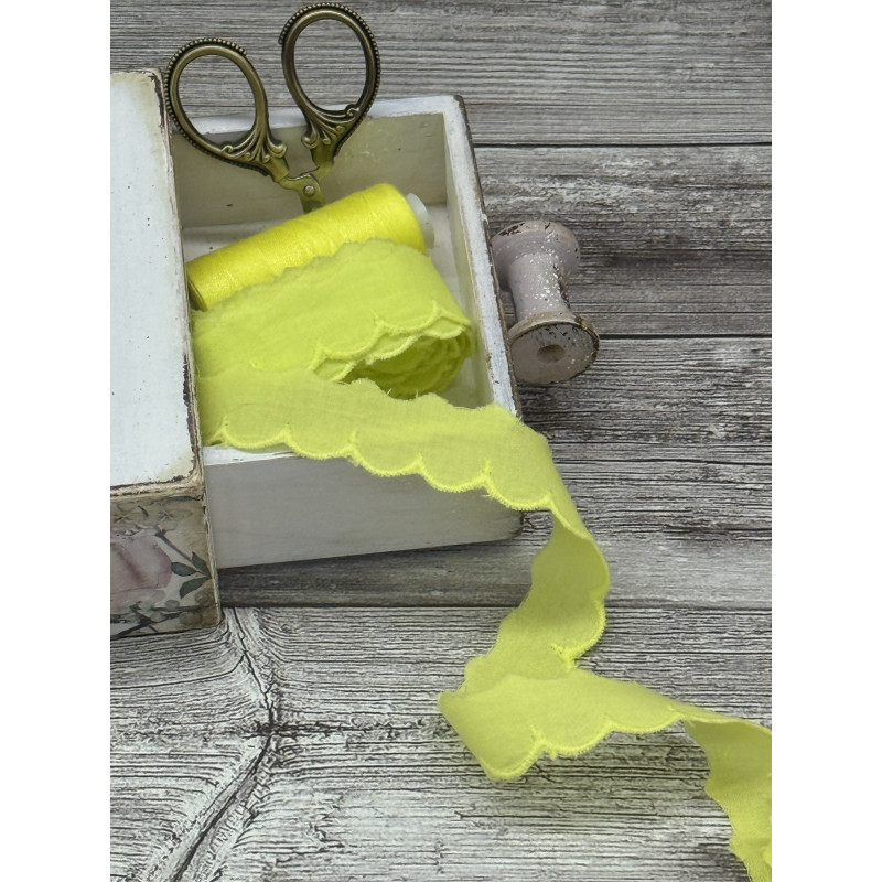 Шитье на батисте М414