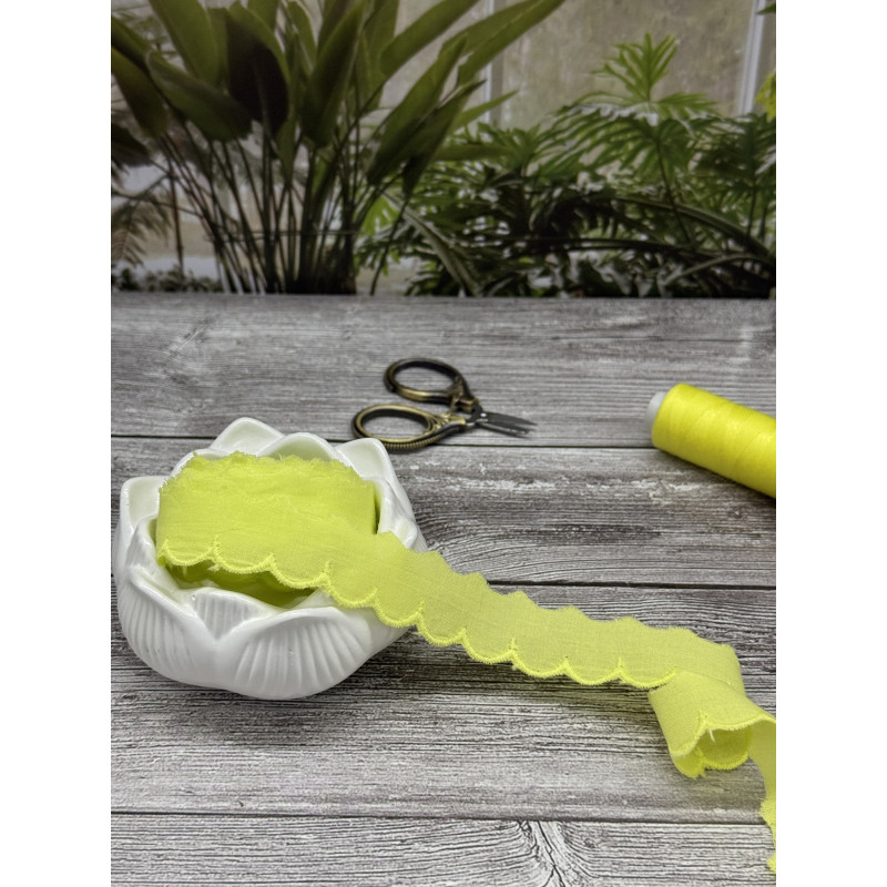 Шитье на батисте М414