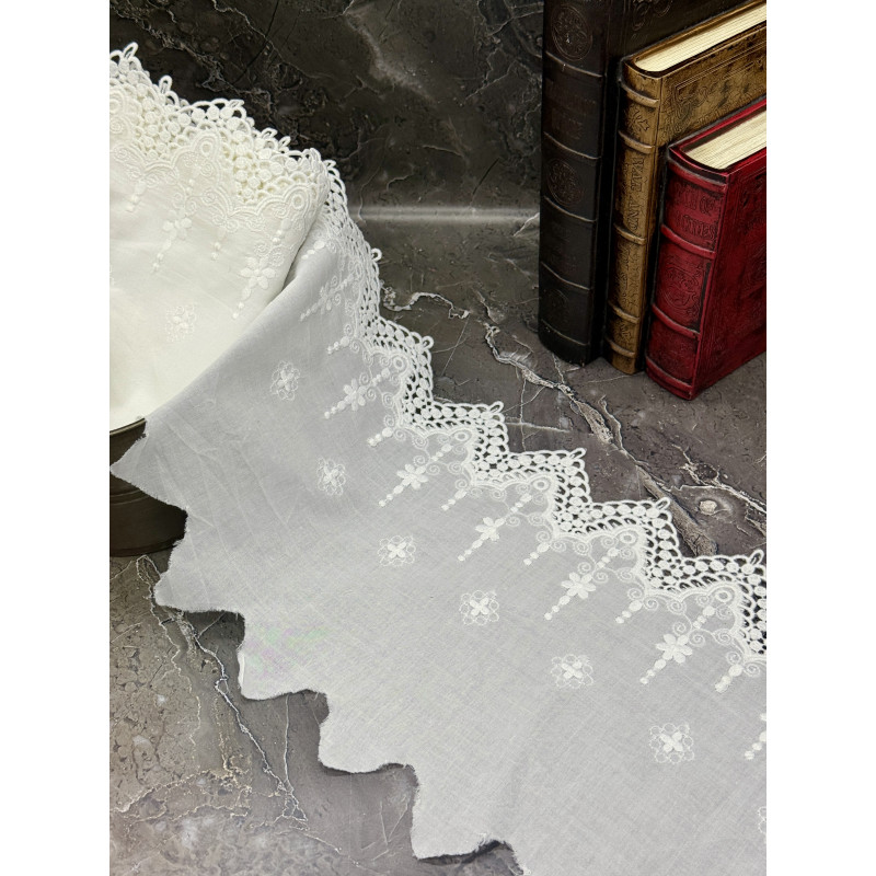 Шитье на батисте М916