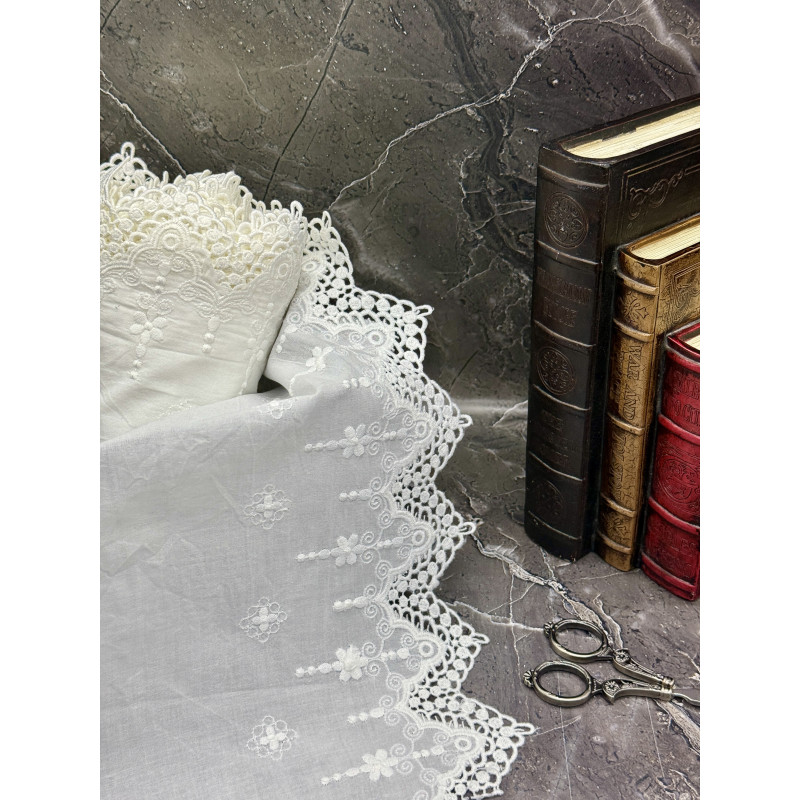 Шитье на батисте М916