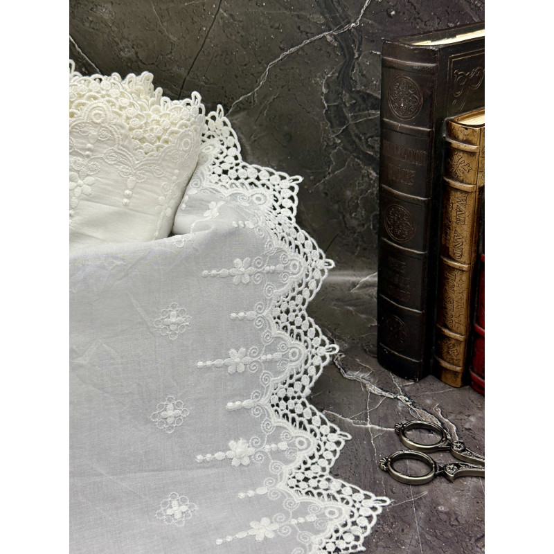 Шитье на батисте М916