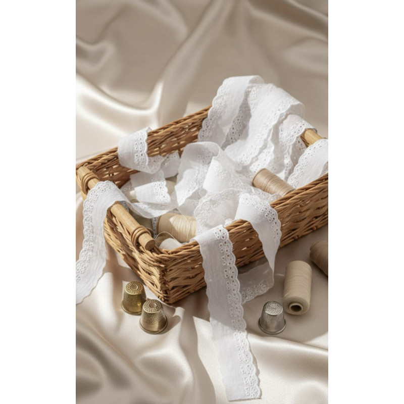 Шитье на батисте М914