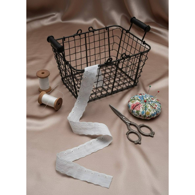 Шитье на батисте М915