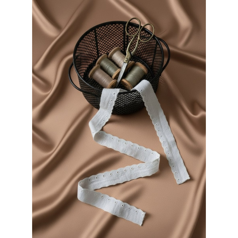 Шитье на батисте М915