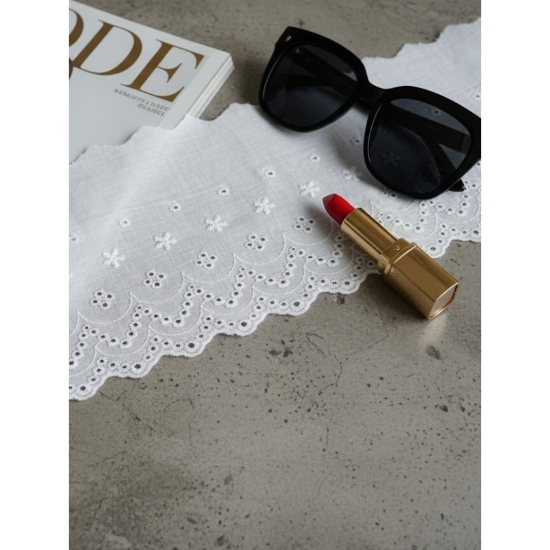 Шитье на батисте М919