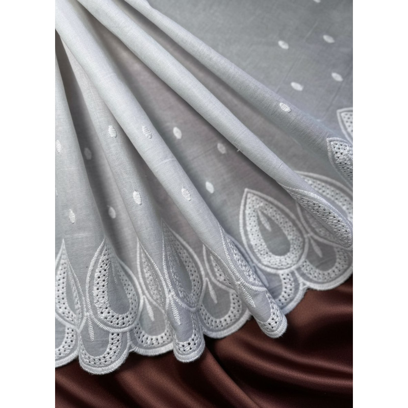 Шитье на батисте М686