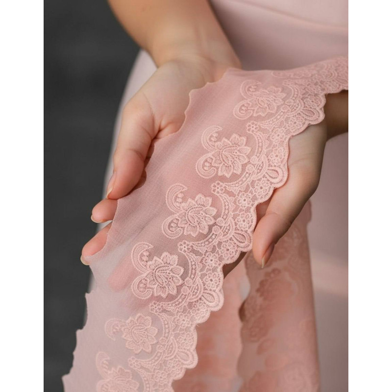 Шитье на батисте М911